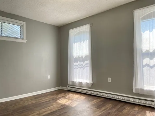 1021 Hudson Rd, Saint Paul, MN