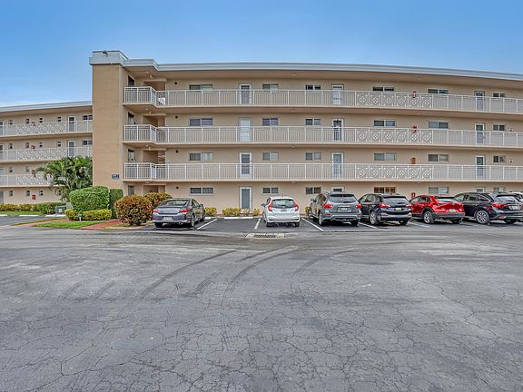 2nd image of 2724 N Garden Drive #304