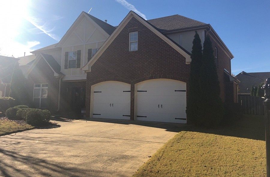 2nd image of 3010 Belvedere Ln