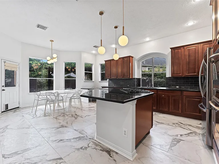 18 Degas Park Dr — Photo 16