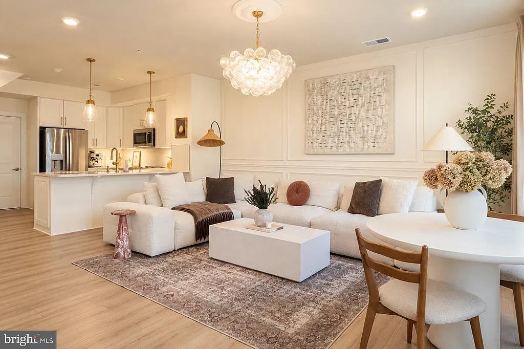 3 bed, 2.5 bath, 1610 sqft, $2,995 — Photo 1