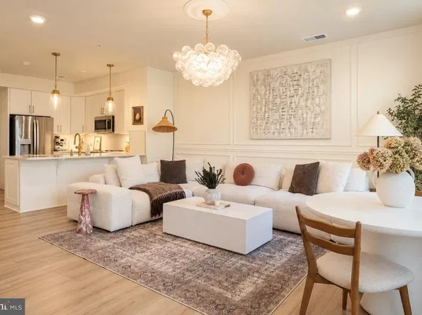 43780 Metro Ter, Ashburn, VA 20147