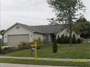 905 Peony Ln, Fortville, IN 46040