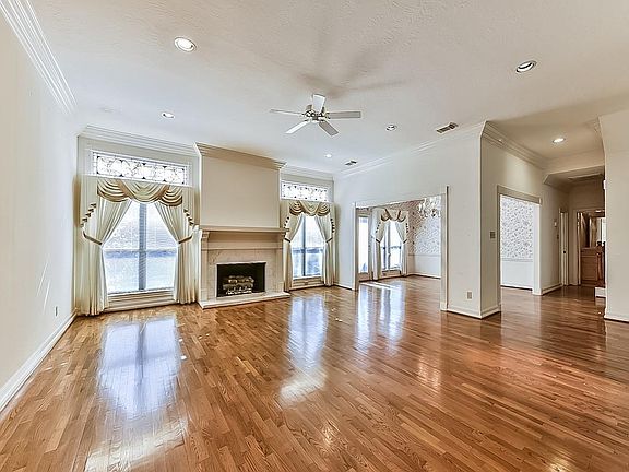 5th image of 909 Ivy Parkway Dr