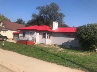 1119 W 3rd St, Redfield, SD 57469