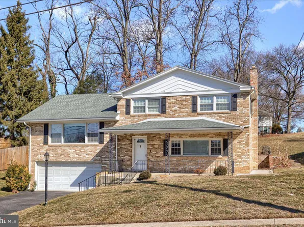 2810 Eastwood Dr, York, PA 17402