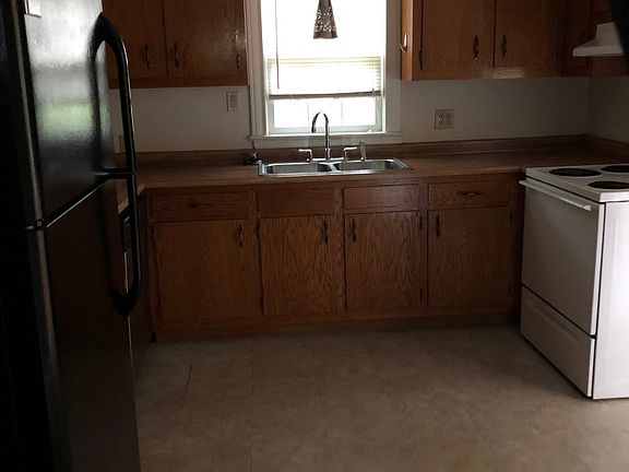 5th image of 27 Eastview Dr