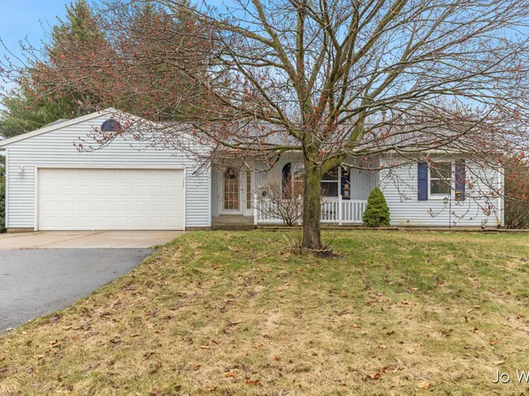 9020 Warner St, Allendale, MI 49401