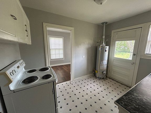4th image of 3928 Homan Ave