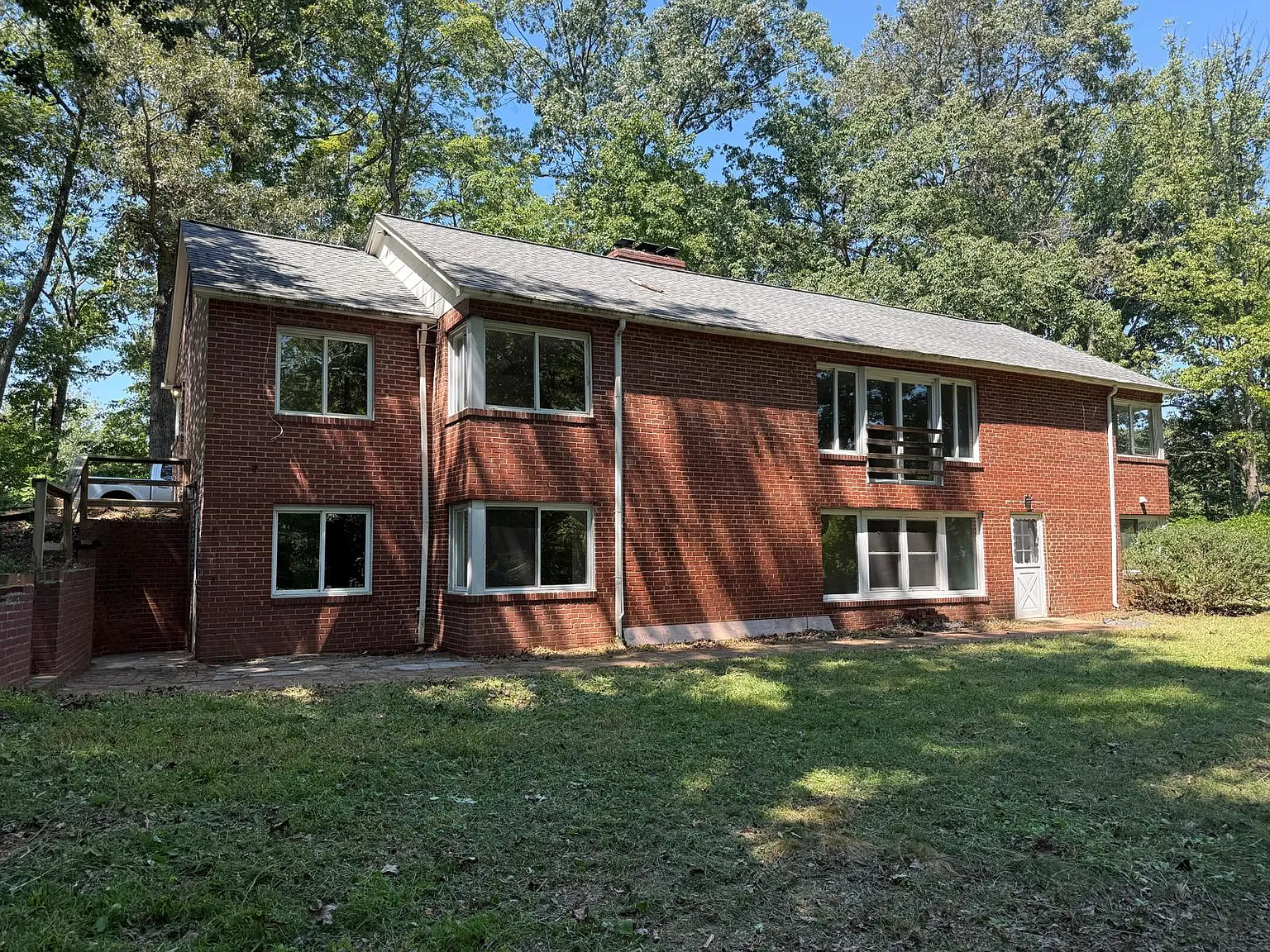 4 bed, 3500 sqft, $2,950 — Photo 1