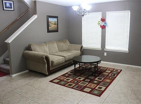 4th image of 10420 Cochron Dr