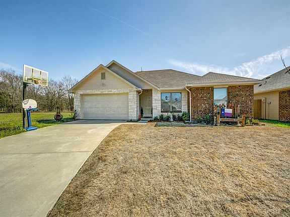2nd image of 1301 Melody Cir