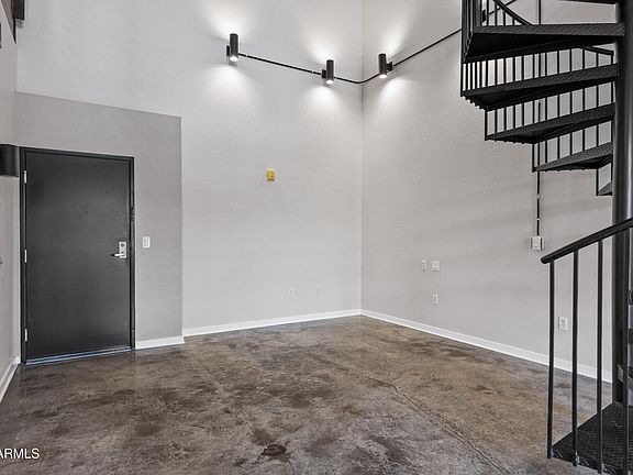 2nd image of 914 E OSBORN Road #208