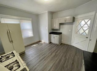 902 Oak St, Wyandotte, MI 48192