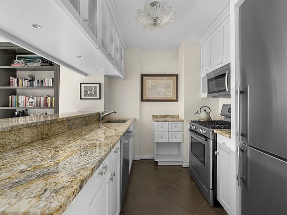 3rd image of 77 7th Ave APT 5J