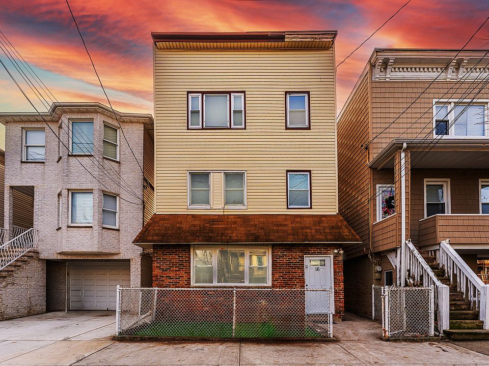 1st image of 16 W 10th St #1