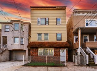 16 W 10th St #1, Bayonne, NJ