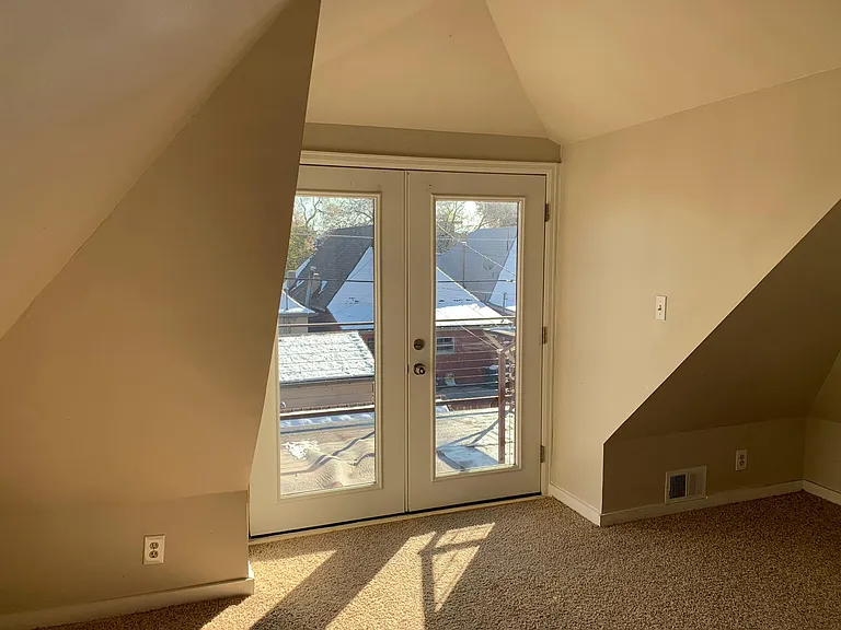 2502 W Argyle Pl — Photo 27