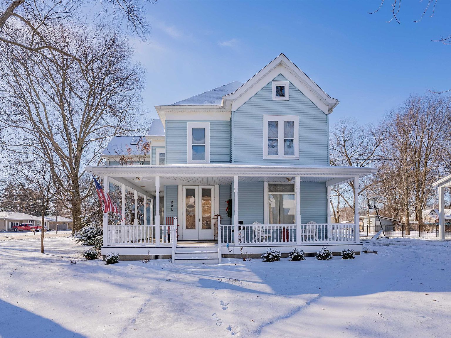 201 S Washington St, Manito, IL 61546 Zillow