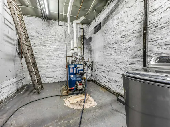 2884 Valentine Avenue image 26 of 26