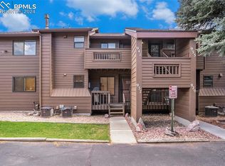 941 Moorings Dr, Colorado Springs, CO 80906