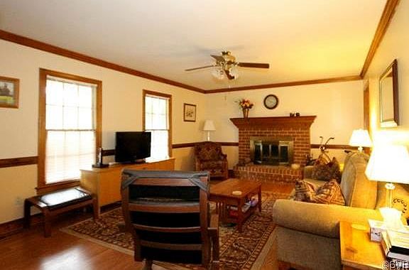 5th image of 6101 Holly Trace Dr