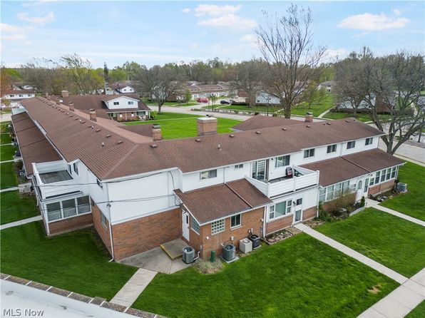 25500 Country Club Blvd UNIT 19, North Olmsted, OH 44070