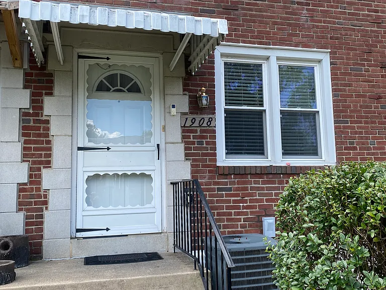 1908 S Delaware St — Photo 9