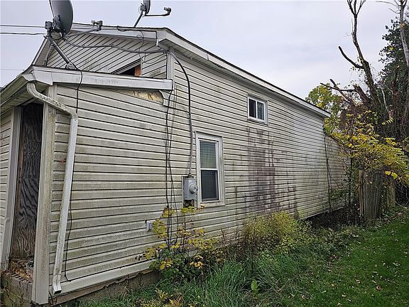 2nd image of 411 Jefferson St