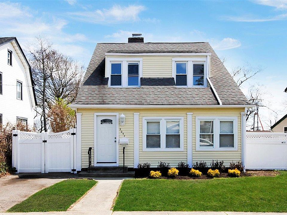 1st image of 2057 Oakmere Dr