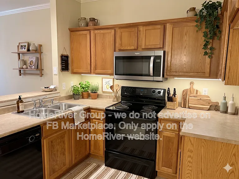11137 SW 5th St — Photo 5