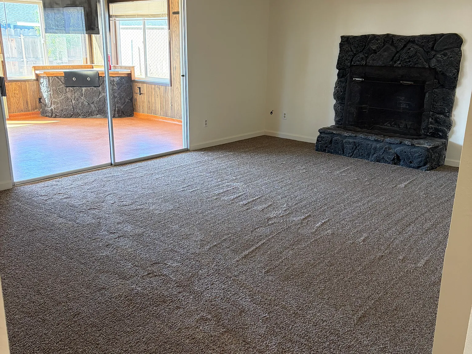4 bed, $2,300 — Photo 4
