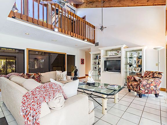 4th image of 485 Glenbrook Dr