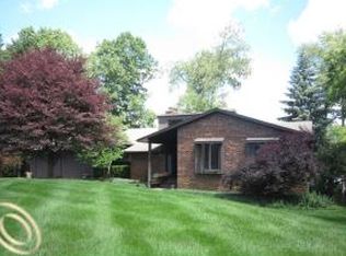 3033 Charann Dr, Howell, MI 48843