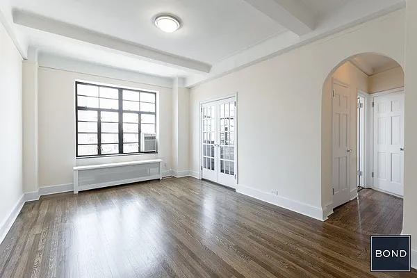 Rented by Bond New York | media 7