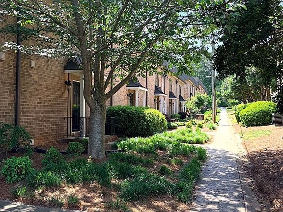 2nd image of 6980 Roswell Rd Unit D6