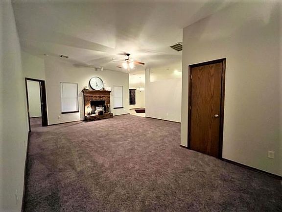 4th image of 1608 Meadow Run Dr