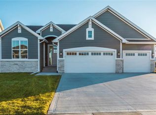 826 33rd Ct SW, Altoona, IA 50009