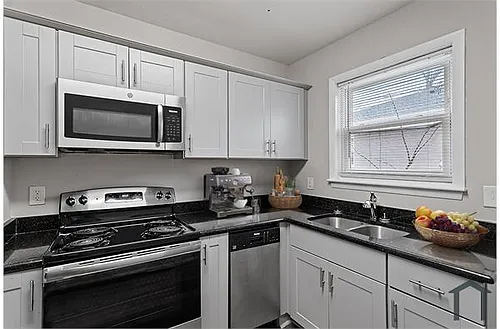 409 E Maynard Ave #8 Photo 1
