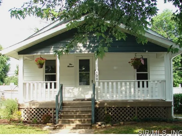 500 N Maple Ave, Roxana, IL 62084