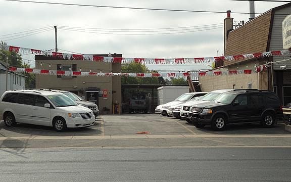 3rd image of 2937 Burr Oak Ave