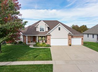24 Conway Cir, Bloomington, IL