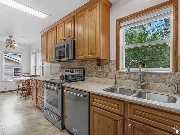 4th image of 13332 Twin Lake Rd NE
