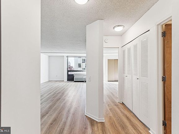 4th image of 241 S 6th St APT 1306C