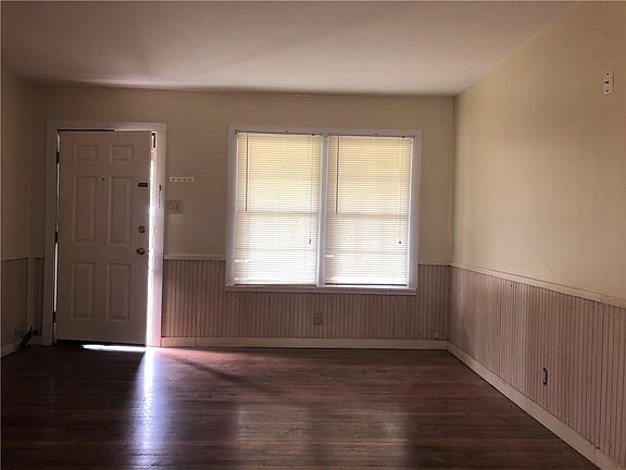 2nd image of 105 Holly Dr