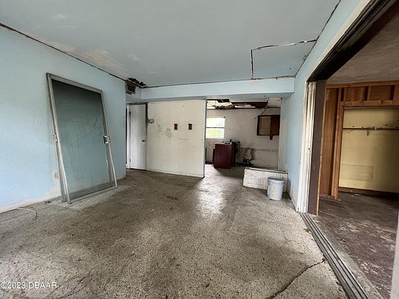5th image of 1207 Linda Ln