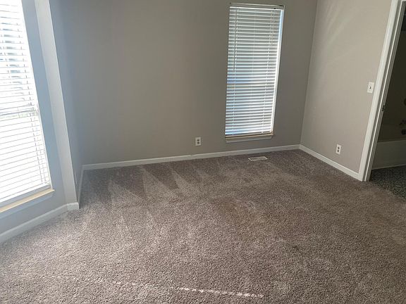 2nd image of 1114 Cedarhill Ct