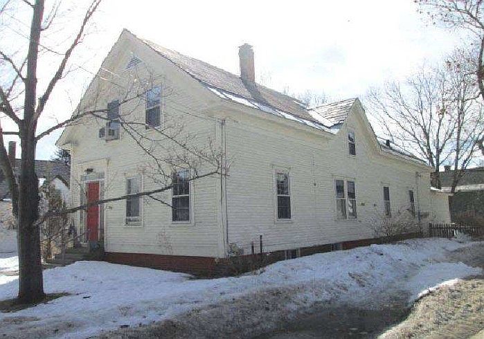 2nd image of 74 Beech St