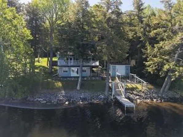 320 Redcedar Lane N, Sidney, ME 04330
