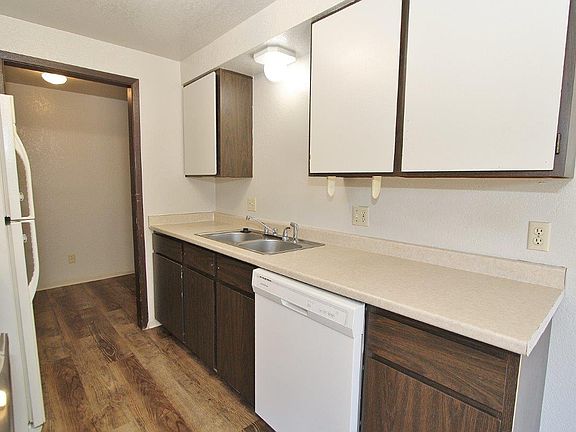 5th image of 4833 W Targee St